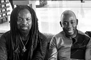 Rocky Dawuni (left)