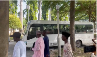 Buses belonging to di ministry of humanitarian affairs carry di defendants comot afta court