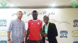 Cissey Mohammed (middle) has signed for Ijtimaee.