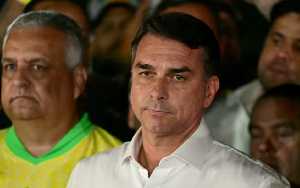 Flavio Bolsonaro Speaks.png