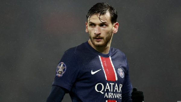 PSG forward Kvicha Kvaratskhelia has been robbed
