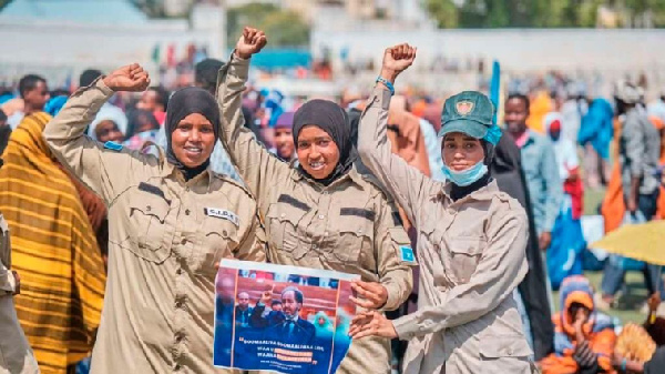 Somali police officers hold a demonstration at Eng Yariisow Stadium in Mogadishu on January 3