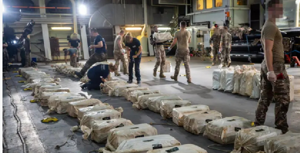 Di French Navy share dis picture for dia X handle on Thursday as dem announce di ogbonge seizure