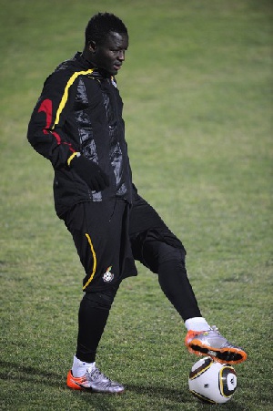 Muntari In Training 02Oct2010