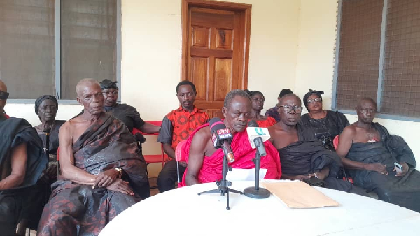 The royal family members at the presser