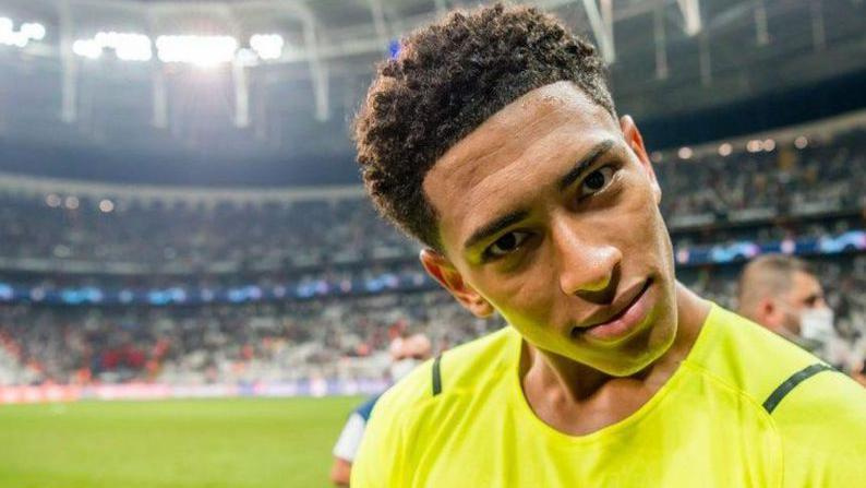 ɗan wasanta na tsakiya daga Ingila Jude Bellingham