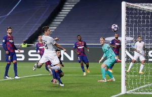 Lewandowski wearing number 9, scored Bayern's sixth on the night