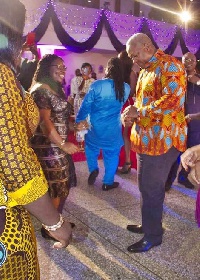 President Mahama shows dance moves