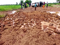 Residents of Chereponi filledthe road with stones and gravel to reduce stress