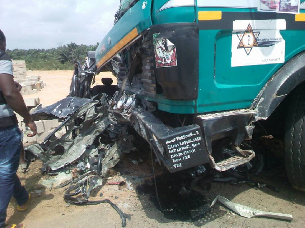 An accident at Edwakpole in Ellembelle District has claimed the life of a 39-year-old man