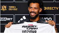 Cape Verde goalkeeper Vozinha poses for photos during his presentation as a new player for Colo Colo