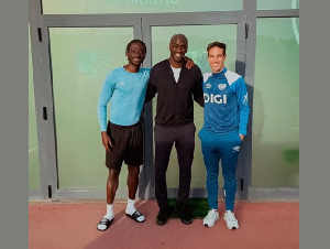 Mumin (L) met with Black Stars Coach Otto Addo (M)