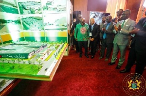 President Akufo-Addo examining the prototype of the recycling facility