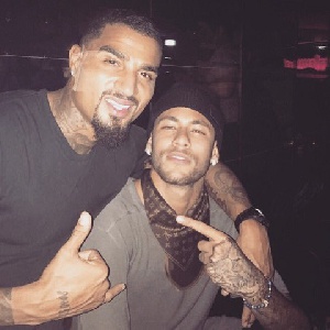 Kevin Prince Boateng with PSG'S Neymar