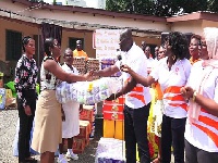 GOIL Senior Staff Union Association donating items to the hospital