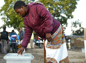 A Malawian casts her vote in Blantyre, Malawi