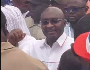 Dr Bawumia waved at the NPP supporters upon his arrival at the UG Stadium