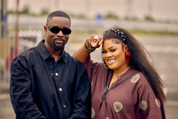 Sarkodie (L) and Obaapa Christy