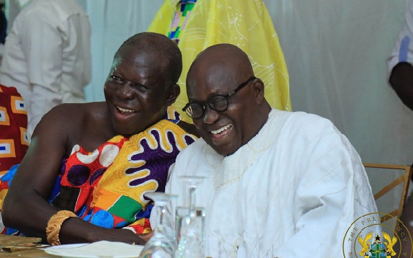 Asantehene Otumfuo Osei Tutu exchanging pleasantries with President Nana Akufo-Addo