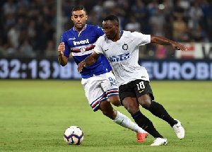 Kwadwo Asamoah of Inter and Gregoire Defrel of Sampdoria