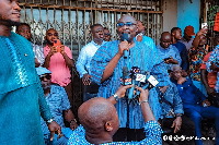 Vice President, Dr. Bawumia has made a GH¢200,000 donation to the traders of Kantamanto Market