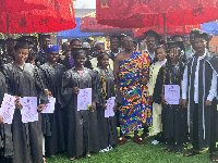 Group picture of Odeneho Ayebiahwe Ofosu Kwabi with the students