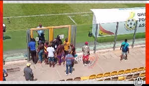 Security personnel stopped Don Bortey from entering the pitch PC GHOne TV