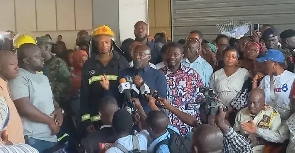 Dr. Bawumia speaking to traders of Kejetia Market