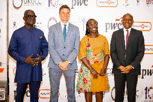 Vish Ashiagbor (Right) in a photo with some dignitaries Vish Ashiagbor (Right) in a photo with some dignitaries