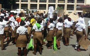 School of Hygiene students demonstrating