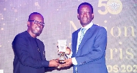 Kwabena Okyere Darko-Mensah receiving the award