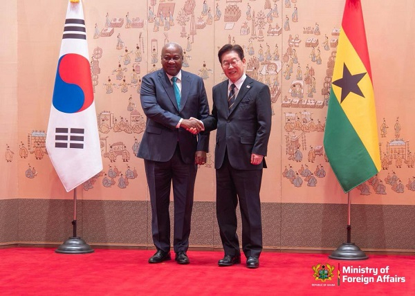 President John Dramani Mahama (L) and President Lee Jae Myung (R)