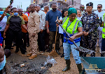 PHOTOS: Veep joins clean-up efforts in flood-hit communities