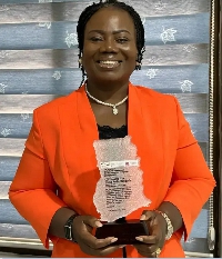 COP Maame Yaa Tiwaa Addo-Danquah with her award