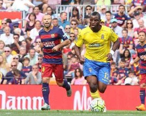 Wakasu in action for Las Palmas against Barcelona