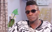 Asamoah Gyan speaking on The Delay Show