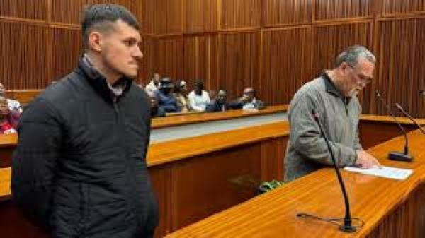 Adrian de Wet (L) will take the stand against his boss Zachariah Johannes Olivier (R)