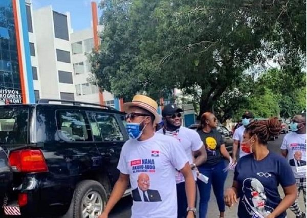 Popular Ghanaian comedian and actor, Richard Kweku Asante (L)