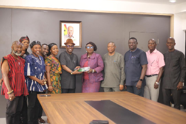 A delegation from MUSIGA met with the Minister of Tourism, Dzifa Gomashie (M)