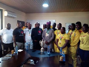 Ghana Armwrestling in a group picture with TT Brothers