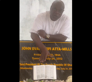 Koku Anyidoho At Prof Mills Grave.png