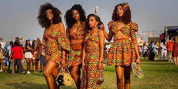 A photo of female diasporans in Ghana during 2019 Afrochella