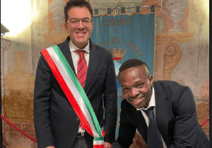 Former Ghana youth international Moses Odjer (R) has become a citizen of Italy