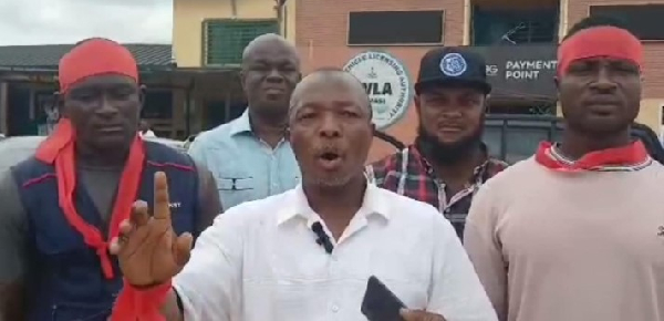 The protesters are against the return of former Regional Director, Amos Abeka