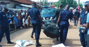 Police at the scene carried the body of the deceased to the mortuary