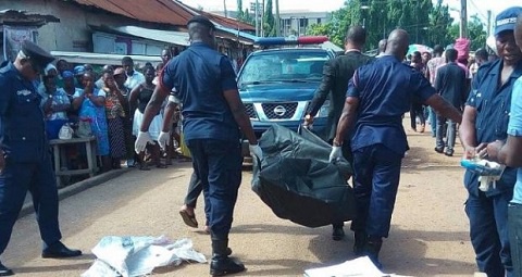 Police at the scene carried the body of the deceased to the mortuary