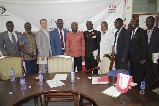Paul Taylor(3rd l) with dignitaries from AGI, ADEPA and Kenpong Travel and Tours in a group picture
