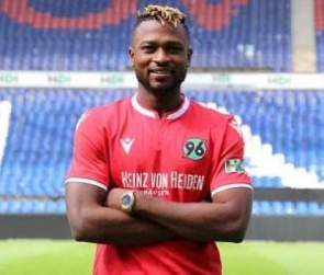 Patrick Twumasi Hannover 96.jpeg