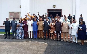 Di defection of 27 lawmakers for Rivers State House of Assembly fit mean say dem don resign dia post