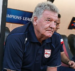 Liverpool legend Toshack diagnosed with dementia